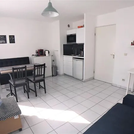 Wehost - Perrin - 2 Pieces Avec Place De Parking. 3 Pers